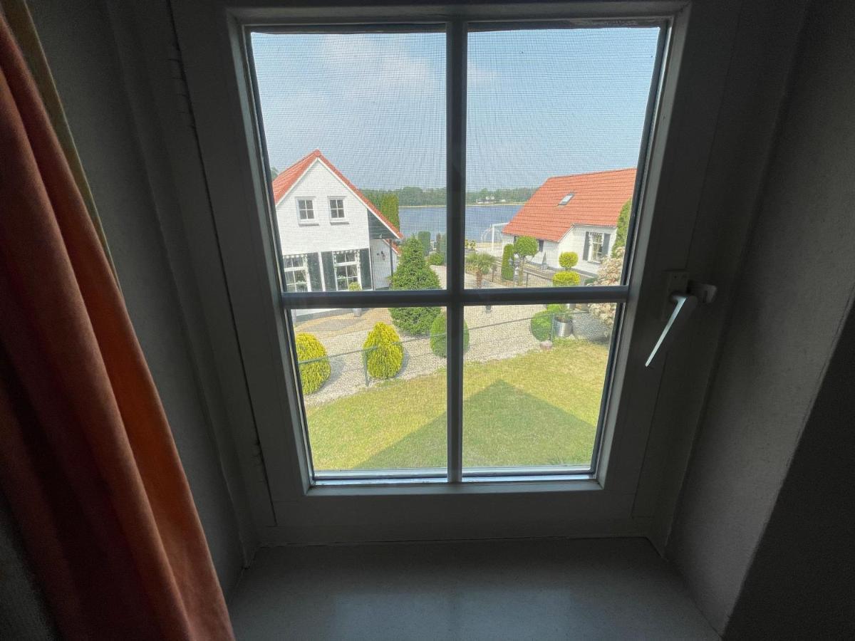 Freistehendes Ferienhaus Am See Naehe Roermond Heel Extérieur photo